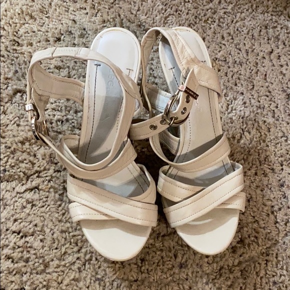 BCBGeneration Wedges Size 6.5 - Picture 1 of 3